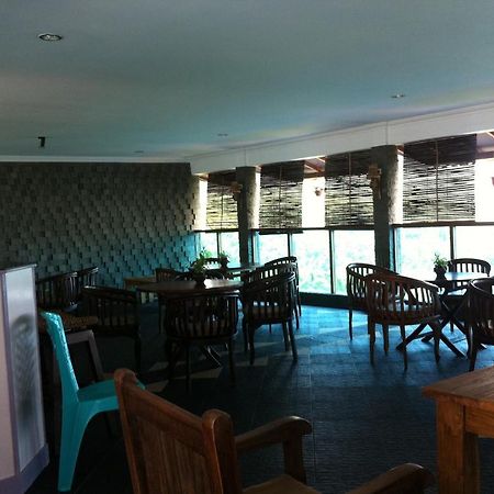 Hotel Adinda Парангтритис Екстериор снимка